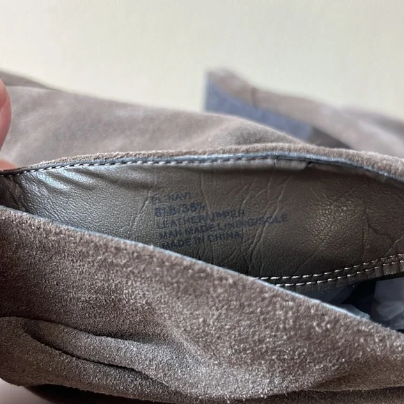 BCBG Paris Brown‎ Suede Women's Boots Bootie Size 8.5 - Picture 6 of 6